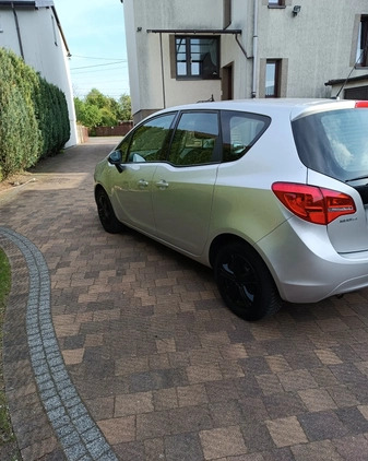 Opel Meriva cena 22900 przebieg: 165000, rok produkcji 2010 z Dobiegniew małe 79